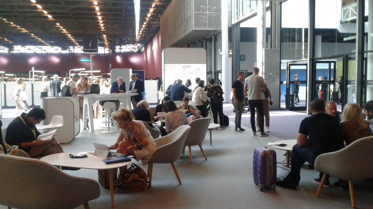 TFFMagazine's tweet image. Second day at Premiere Vision Paris✌
#turkishfashionfabrics #PremiereVisionParis #fairdays #utib #uludagtextileexportersassociation #magazine #fashion #textile #fabric #yarns #recycled #news #newtrends #newtech #interviews #style #stylish  #designs #discoverpotantial #turkey