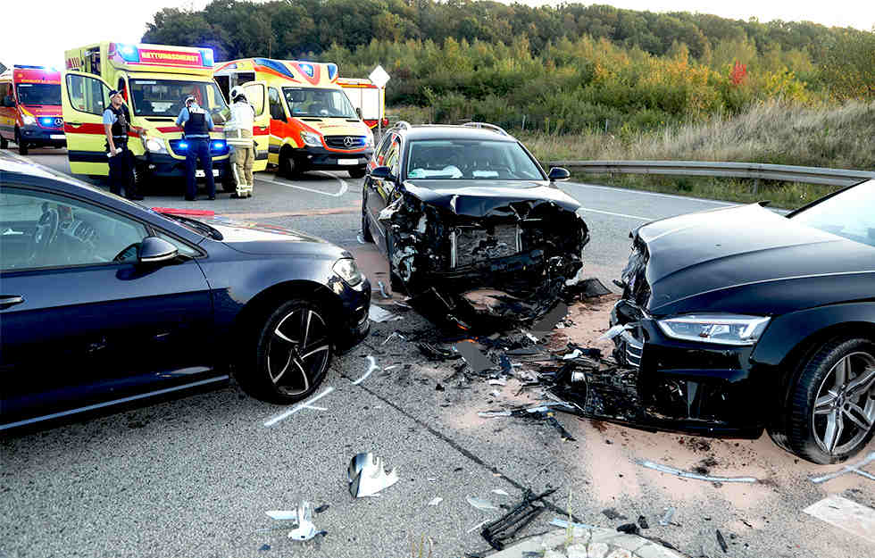 Tag24 News Dresden On Twitter Audi Und Passat Crashen An A17 Auffahrt Zusammen Dresden Heidenau Https T Co Ty3uxxbant