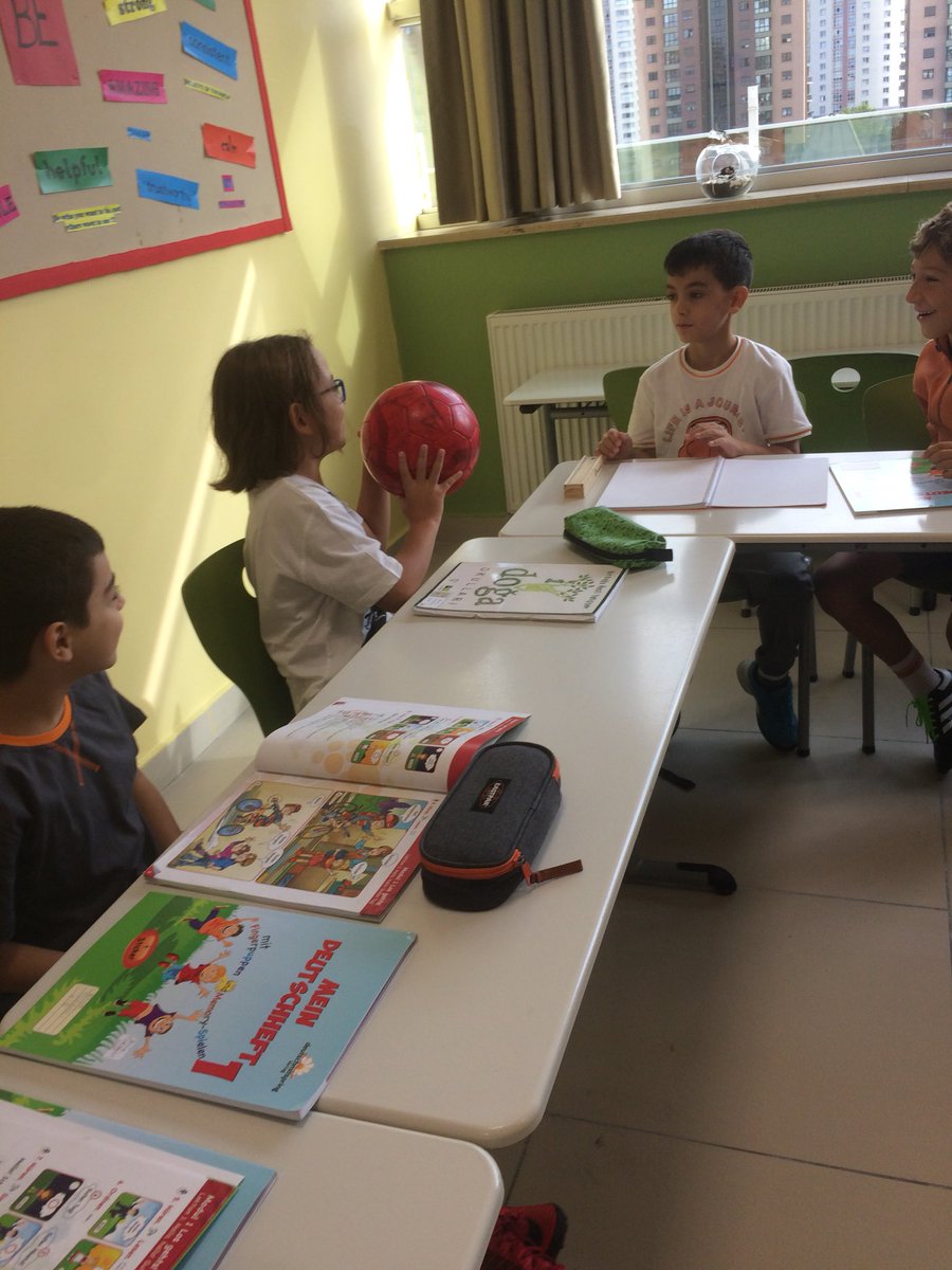 Wer bist du?🇩🇪@MUALLA_OZS <a href="/UdoKywall/">Udo Kywall</a> @ezgi_atasehir1 <a href="/DogaAlmanca/">Doğa Koleji Almanca</a> #Doğadaalmanca