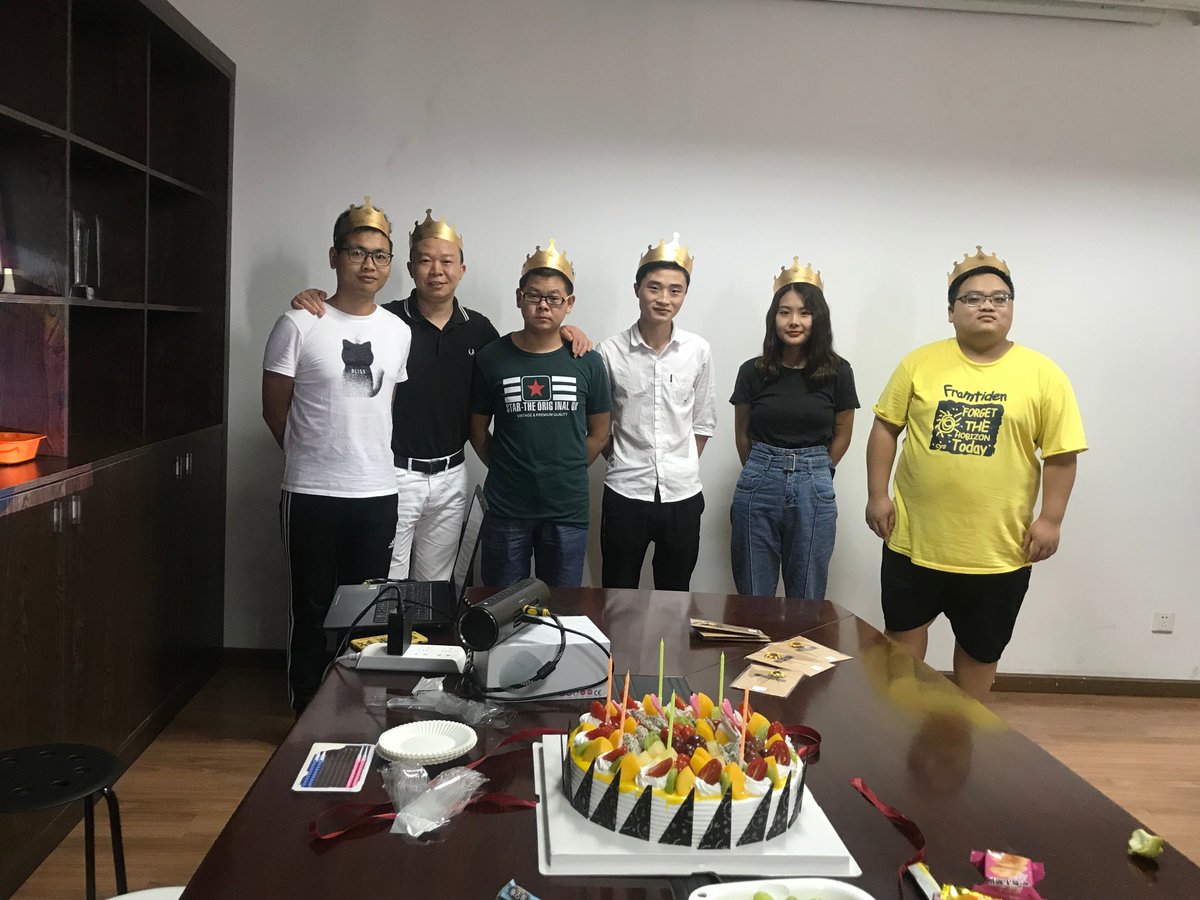 Inkjet_printer_'s tweet image. Meenjet members small Birthday party. Happy birthdays to our comrades. May you be happy everyday 💕💕😊forever 18 years old👑👑👑😋
**Also wish meenjet's friends & customers Happy, Health. #codingmachine #markingmachine #inkjetprinter #expirydateprinter