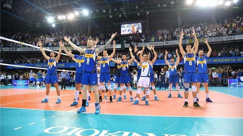 MilanoVolley18's tweet photo. #VolleyMondiali18 Buongiorno #Milano! Siete pronti a tifare Italia? Oggi giornata di allenamenti (a porte chiuse), da domani alle 17 le gare della Pool E! #VolleyballWChs #LaNazionale https://t.co/eUvfvszS1t