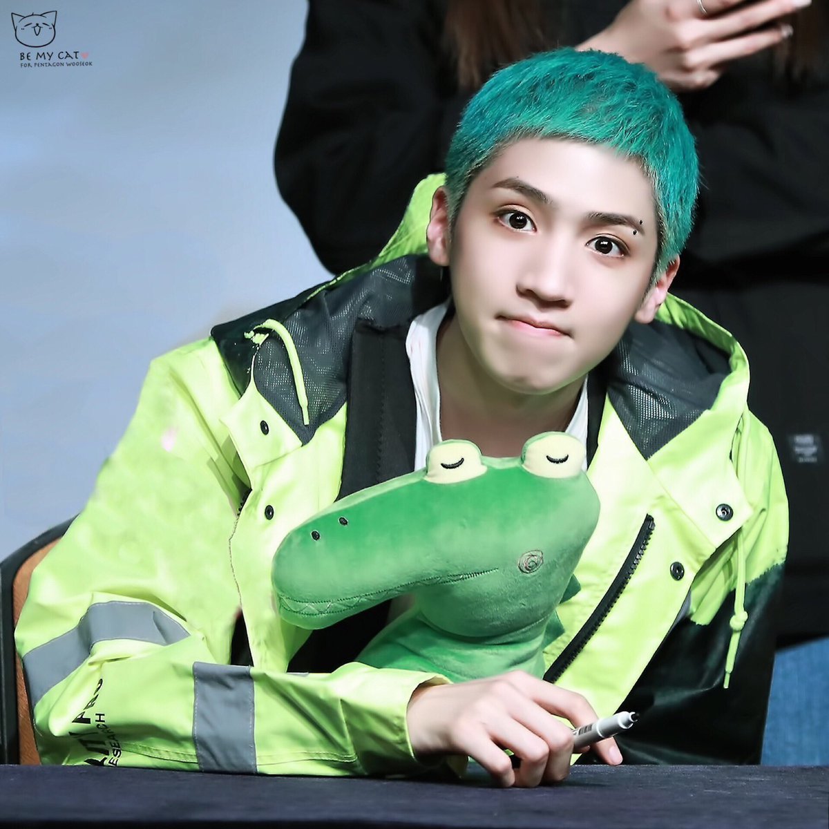 woose0kpics's tweet photo. 180917 Kondae Fansign 

©bemycat0131
#정우석 #WOOSEOK #우석 #ウソク
#PENTAGON #펜타곤 #ペンタゴン
#Thumbs_Up #청개구리 #Naughty_boy https://t.co/jYCkTrYAaN