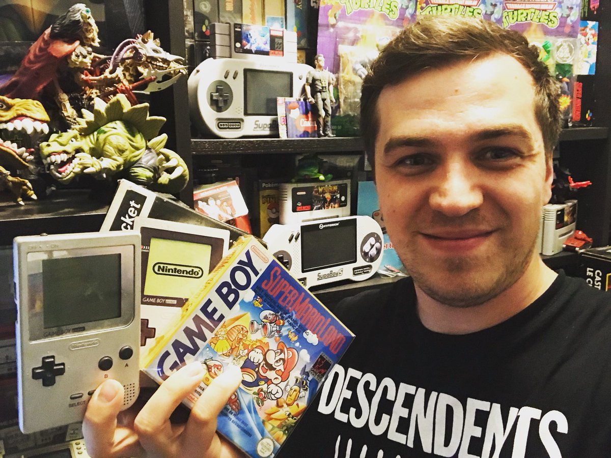 edsretrogeekout's tweet image. Doin’ a 1UP reply to @jNoxxx #myfirstconsole post by adding #myfirstgame &amp;amp; yeah that’s the actual game boy pocket I had as a kid! What’s yours? #gaming #retrogames #retrogaming #gameboy #supermario #edsretrogeekout