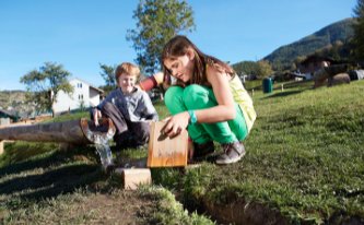 STMediaCH's tweet image. Das Jubiläum! 75 Jahre Schweizer #Berghilfe! Der attraktive Wettbewerb! Ausflüge in die Alpen unternehmen, und einige der 44 Projekte der Schweizer Berghilfe entdecken und tolle Preise gewinnen! Das ist die Berghilfe Trophy!
bit.ly/2pp42Fc