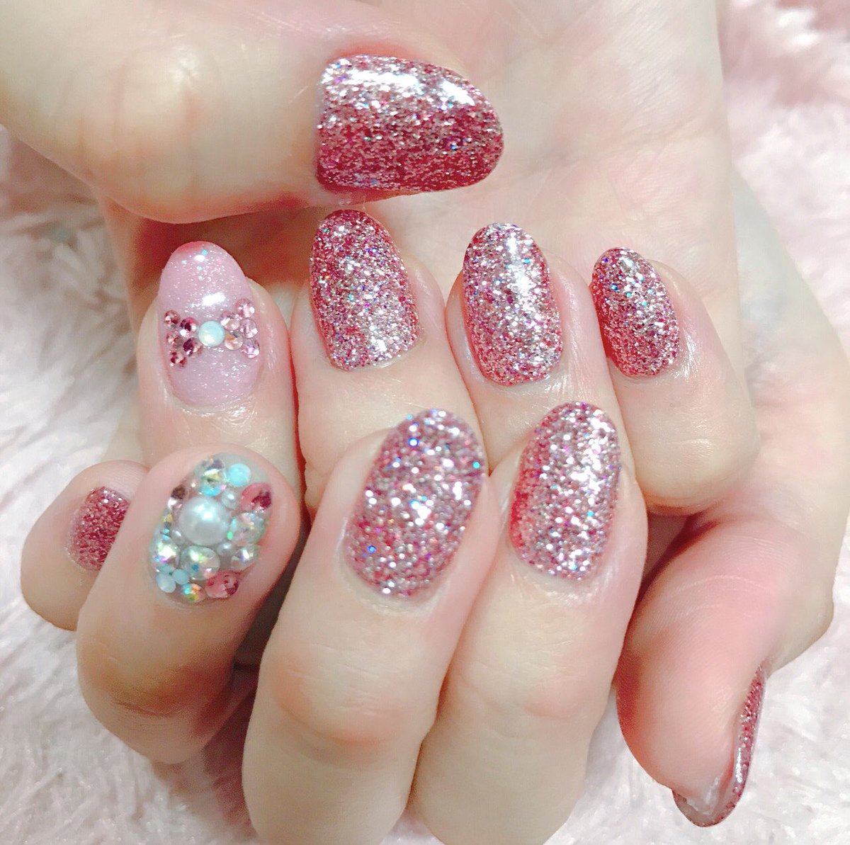 Athena Nailsalon 今回のmyネイル 最近は とてもキラキラにしたい気分なので全面ラメとストーン敷き詰め で華やかなネイルにしてみました 大好きなピンクづくしで 幸せです 三連休は お時間帯によってご予約がお取り出来ます T Co