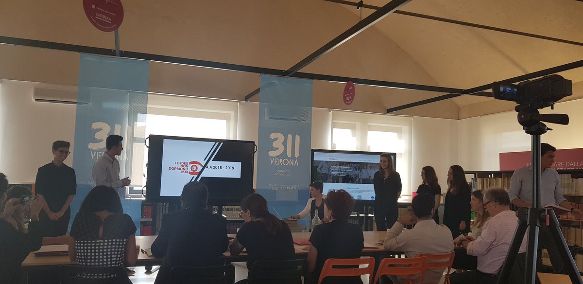 CarloMeneghett1's tweet photo. Secondo gruppo di studenti @IUS_VE all'opera per presentare il progetto alla committenza @MaxfoneItalia
@marianodiotto @nicocappelletti #leideenondormonomai #IUSVEvision #IUSVE https://t.co/aqaK2d95cp
