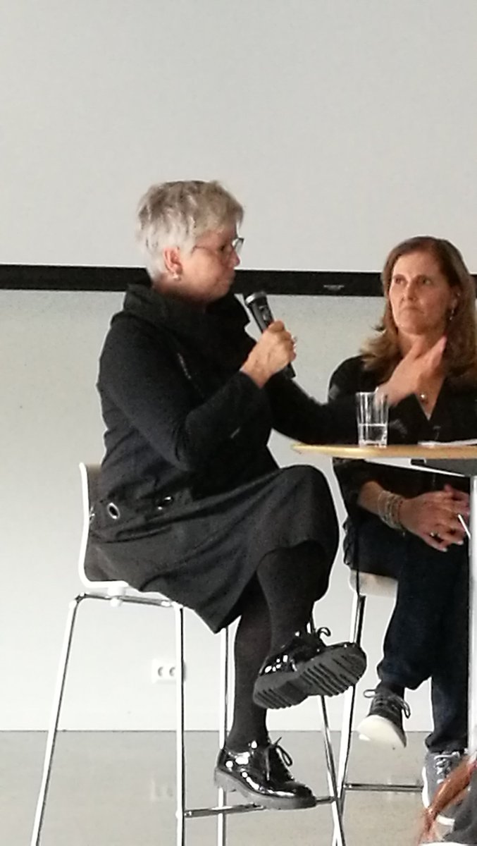 Khelina92's tweet photo. Isolaton is the most commond desees in USA. 9 million (14%) often or always feel lonely (UK). Universitys has an importiant role to play: Create venues for people to meet @wlsevent Kristin Ingolfsdottir #iceland https://t.co/d0oBqxfBnw