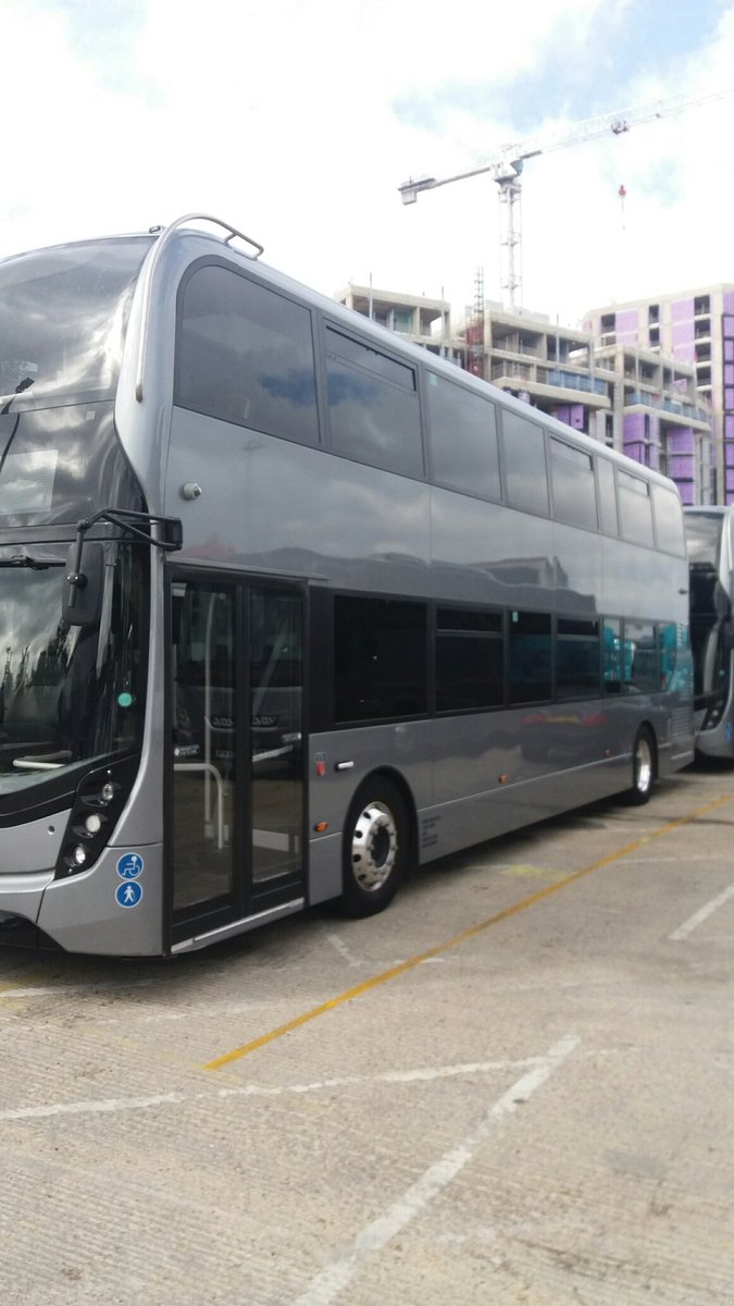 ENVIRO400 MMC exec spec at London Travel IN Ltd, Wandsworth - the interior is on point! 👌