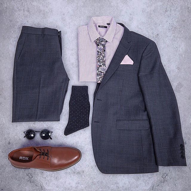 RogerDavidAU's tweet photo. Spring Into Race-wear🐎 Shop 40% Off Suits!
.
Excludes Calvin Jacket & Trousers
.
#stylediscovery #menswear #mensfashion #guyswithstyle #menstyle #mensweardaily #springfashion #fashionbloggers #mensfashionblog #springthreads #suits https://t.co/yJzaHPolC2 https://t.co/mSEvyRdKAv