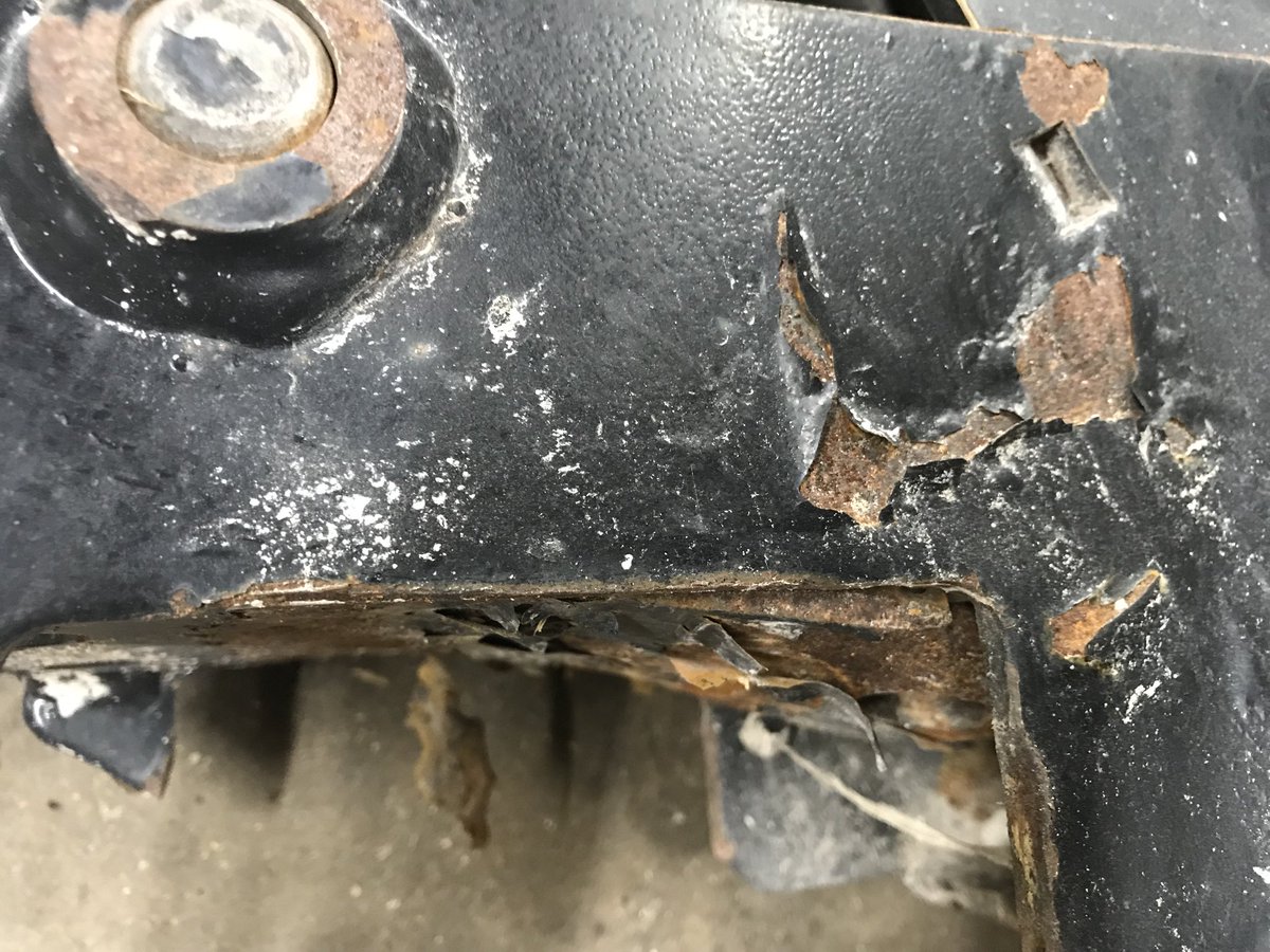 Vittetoe761's tweet photo. This row unit wasn’t quite sitting right...previous owner must’ve hit something rather large to pull it apart like that! #PiledUp #Project4740 #RyeRig https://t.co/tdG7AWAVSS