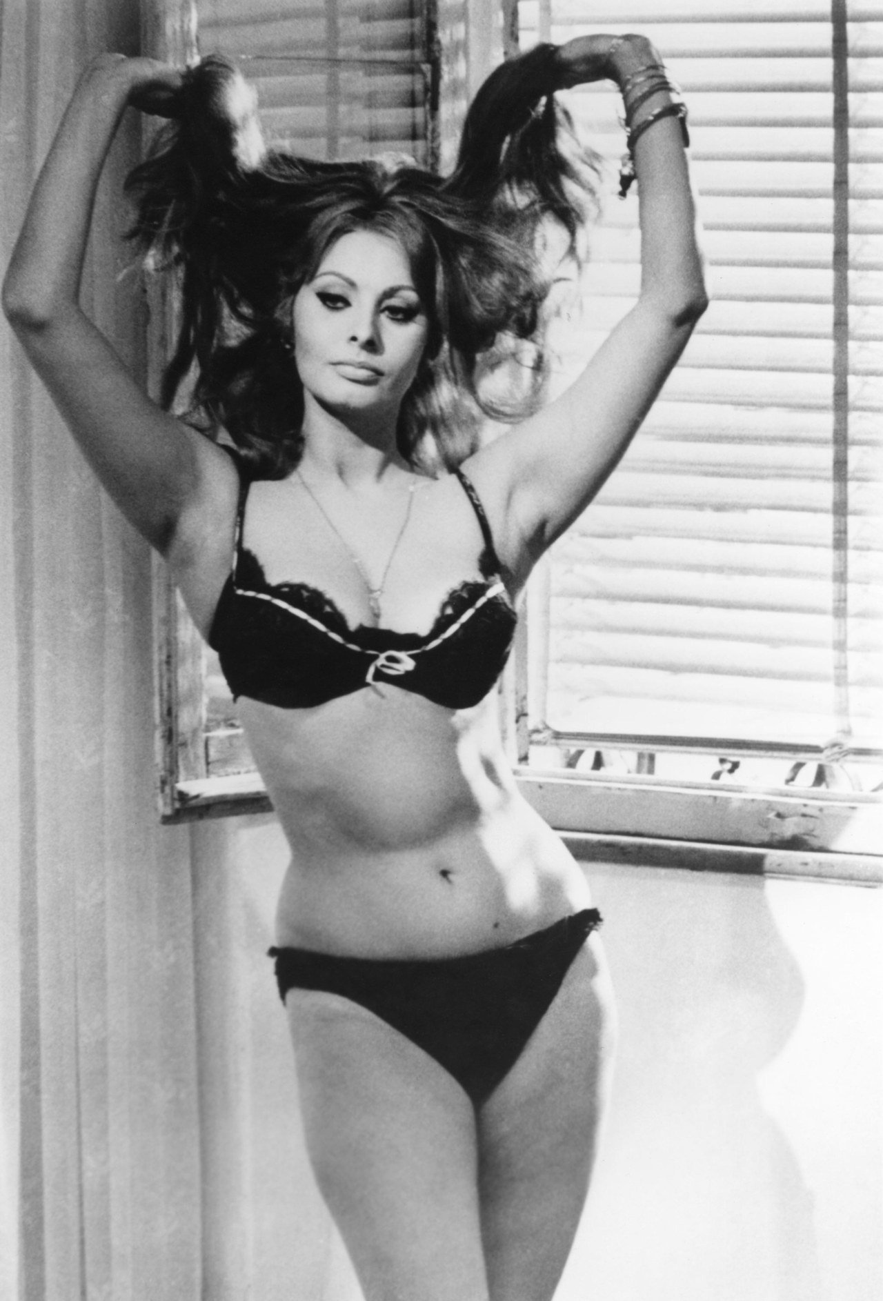  Everything you see, I owe to spaghetti Happy Birthday (84) to the amazing Sophia Loren 