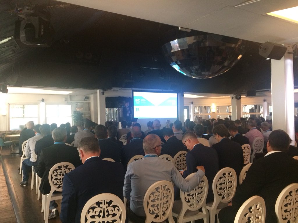 GroupeHardis's tweet photo. C’est parti pour la journée client #Reflex #WMS . Plus de 200 clients présents aujourd’hui #ReflexDay https://t.co/1AYDVL1CQk