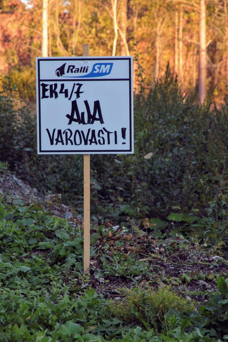 LRRalli's tweet photo. Muistutus rallireitillä liikuville!

Reittien varrella asuu ihmisiä, joiden suostumusta antaa tiensä käyttöön haluamme yhdessä kunnioittaa, jotta nämä upeat tiet ovat jatkossakin käytössämme.

Tehdään yhdessä Suomen turvallisin SM-ralli! #rallism @RalliSM #teijotalotralli https://t.co/RTgjoNLYHF