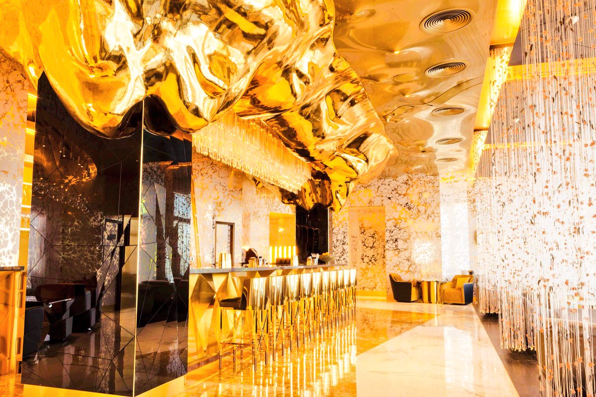 readyluxtrav's tweet image. Situated on the highest floor of awe-inspiring sail-shaped @BurjAlArab #goldon27 is a remarkable nightspot on the Dubai social scene 🍸(3/3)

#gold #burjalarab #dubai #mydubai #uea #nightlife #travelblogger #readyluxtrav #luxury #travel #jumeirahbeach #iconic #27thfloor #cocktail