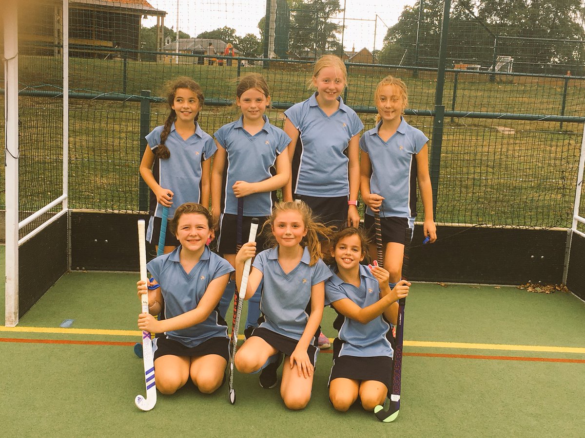 CFS_Prep's tweet photo. Year 6 enjoyed their first #hockey matches of the term  yesterday, thank you to @hallgrovesport for hosting us! #CFY6 https://t.co/oKCyLiHk1K
