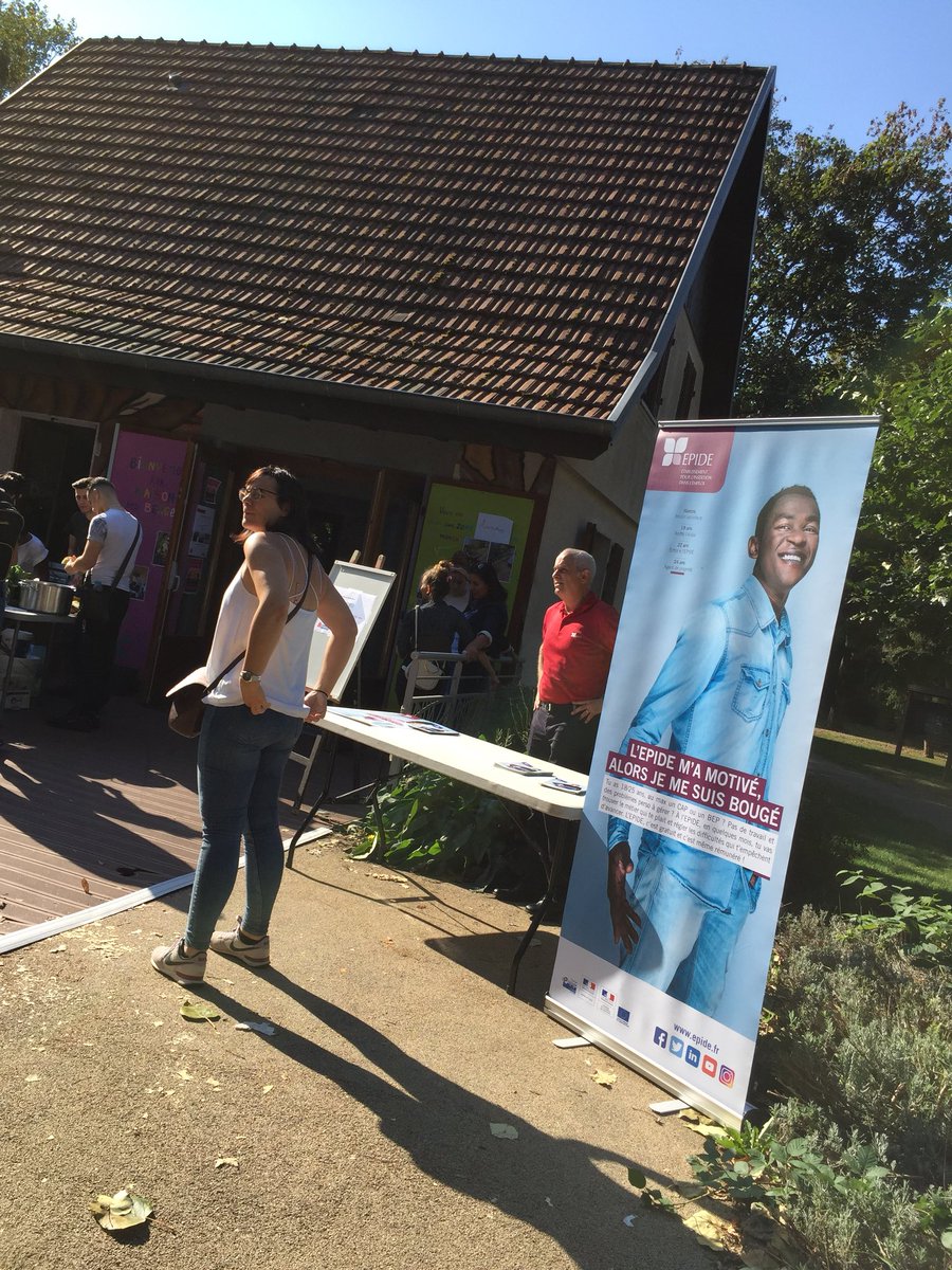 AnneGaelleWurth's tweet photo. En direct des portes ouvertes de la #plateforme d’#accroche des #perdusdevue Venez faire un tour c’est jusqu’à 16h à la Maison des Berges @sema_asso @regiongrandest https://t.co/0BUn3OpDm6