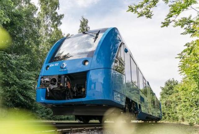 Germany's big move towards a green future! 
#GermanyHydrogenTrains  #HydrogenPoweredTrains   #NoToFossilFuels  #RenewableEnergy  #GreenTransport 
#BlouinNews
blouinnews.com/95505/story/ge…