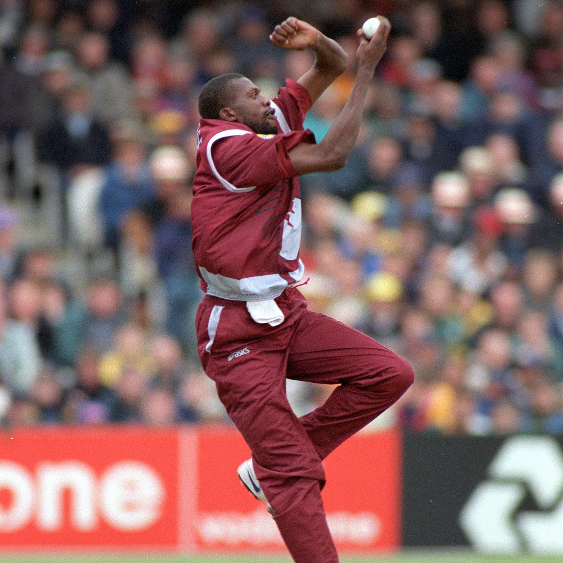 Happy birthday to legend, Sir Curtly Ambrose, who took 2  4  wickets at the World Cup! 