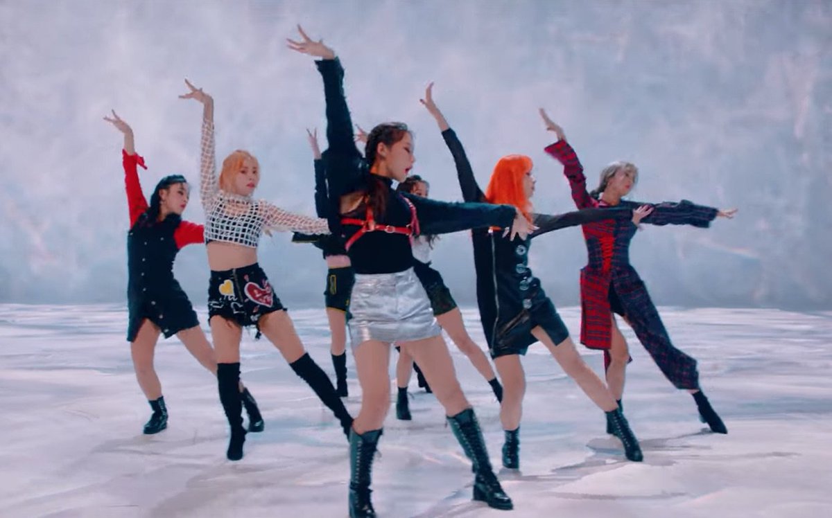 soompi's tweet photo. WATCH: #DreamCatcher Returns With Intense And Powerful "What" MV https://t.co/8uLoxePEST https://t.co/hpLeusm0oY