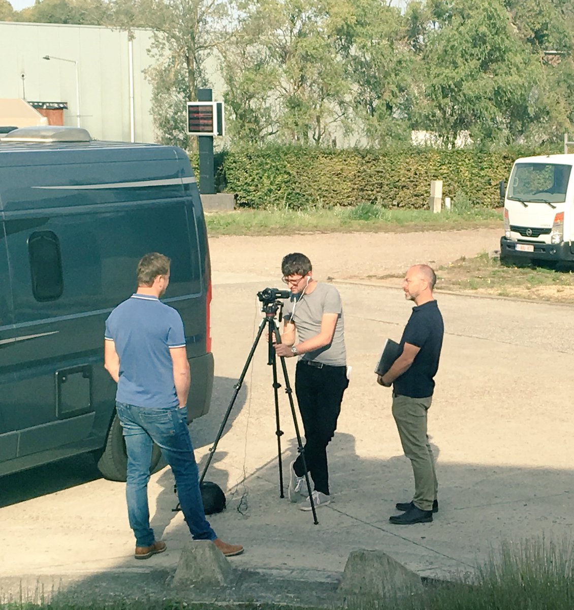 BIMplan's tweet photo. Cameraploeg bij Bimplan! Is er spannend nieuws op komst vandaag? Blijf op de hoogte via alle social media!!! @BimpacJan #newnews #spannend #bimnews https://t.co/uUeJcdBoze