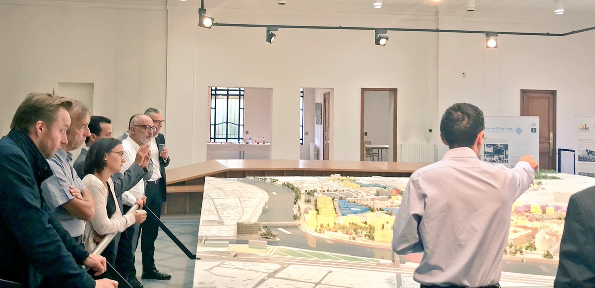 WBarbara92's tweet photo. L’aménagement urbain expliqué par Nicolas Doreau de @Sadev94 durant la session de septembre de l’@IHEdM.
L’exemple concret de l’#EPT12 du #GrandParis
#urbanisme #aménagement https://t.co/WhWAQuPXMu