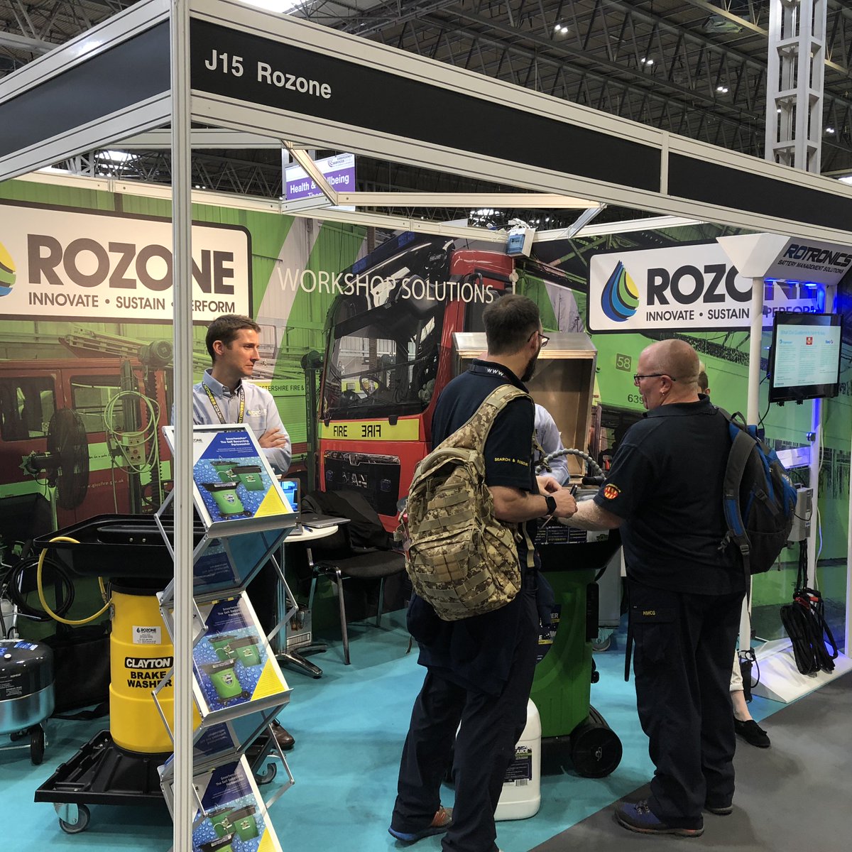 RozoneUK's tweet photo. Great day yesterday @emergencyukshow Speak to Matt &amp; Martyn about our parts washers, brakewashers, brake bleeders and battery management range on stand J15 and quote BLUE LIGHT to get 10% OFF* #ESS2018 #emergencyservices https://t.co/ndnbG2ir51