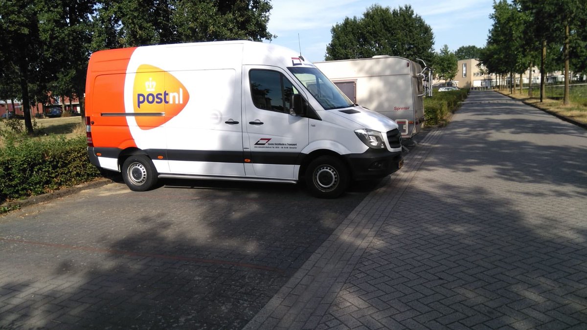 Vannacht is er een voertuig gestolen bij ons. Het kenteken is VR-267-Z. Graat RT om het door te zetten. Of contact opnemen met Sven emens 06-52315475