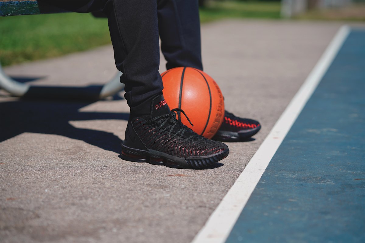 lebron 16 finish line