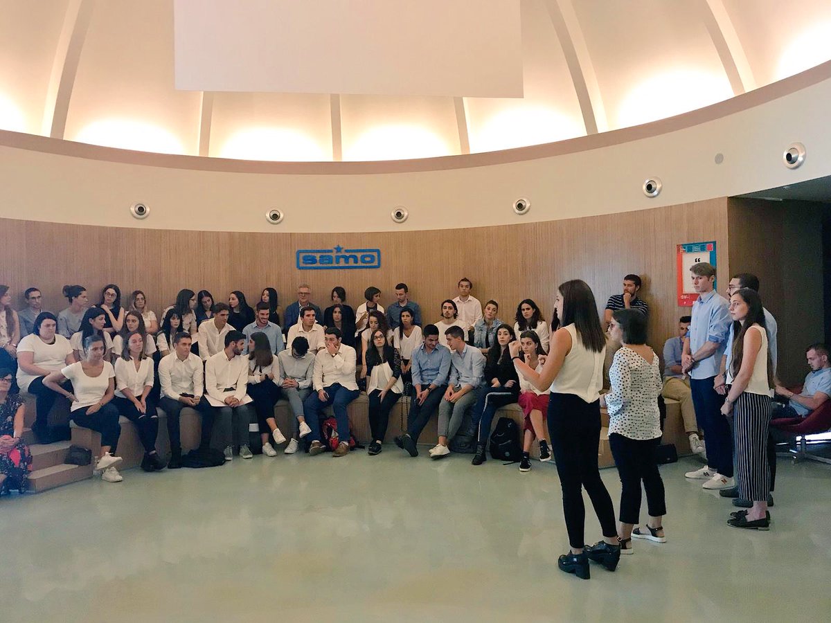 IUS_VE's tweet photo. Secondo appuntamento per le presentazioni finali del contest de #LeIdeeNonDormonoMai2018 presso #SAMO | Non sarà facile condensare 10gg di lavoro in 10 minuti di presentazione! Buon lavoro a tutti gli studenti! #IUSVEvision #iusve #samogroup #inda #comunicazione https://t.co/mLZ4F2As6c