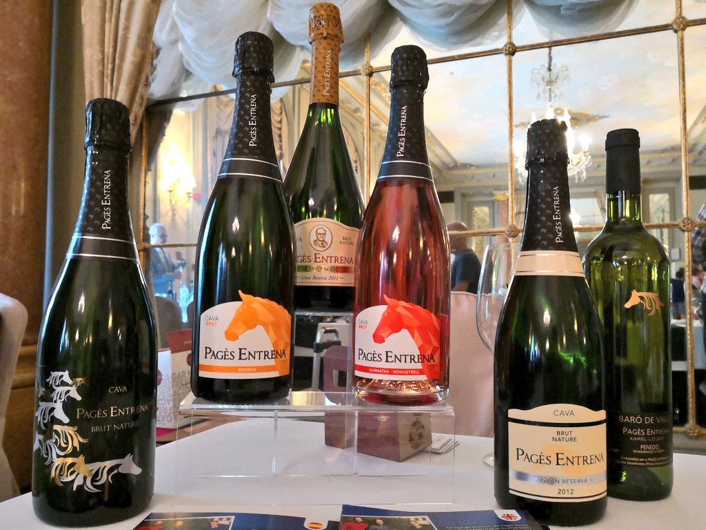 elvinet's tweet photo. 🥂 PAGÈS ENTRENA 🍾
Pequeñas bodegas que tienen mucho que decir como #PagèsEntrena en #VeremaVinosEspeciales 👏🏻🔝
#Cava #CavaLovers #CavaCatalà #CavaTasting #CavaEducation #FormadorenCava #JoveConfrare #elvinet #CavainModeration #CavaGranReserva https://t.co/mACM1PDTyi