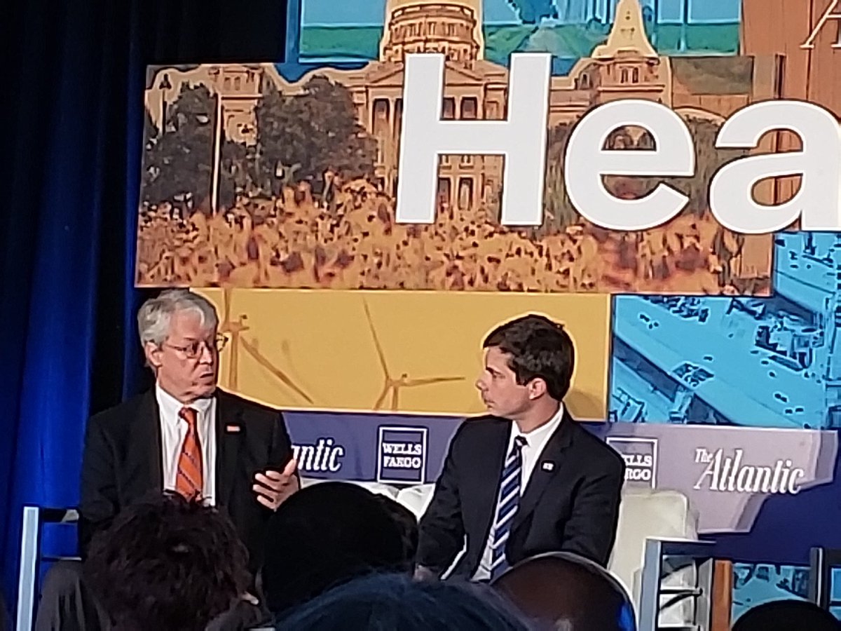 .<a href="/DesMoinesGov/">City of Des Moines</a> mayor Cownie speaking at #AtlanticHeartland summit about the surprising diversity of #dsmusa and how companies and people are flocking here. "Des Moines is a melting pot."