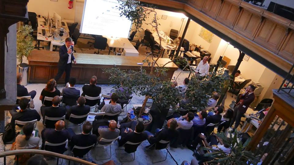 Ownest_io's tweet photo. Notre business developer, Arnaud, a pitché sur notre solution @ownest_io lors du premier #blockchaincorner dans les locaux de l'accélérateur @50partners. Merci @digitalbiznews pour l'organisation de ce bel évènement! #blockchain #supplychain https://t.co/TQOP4oT6NI