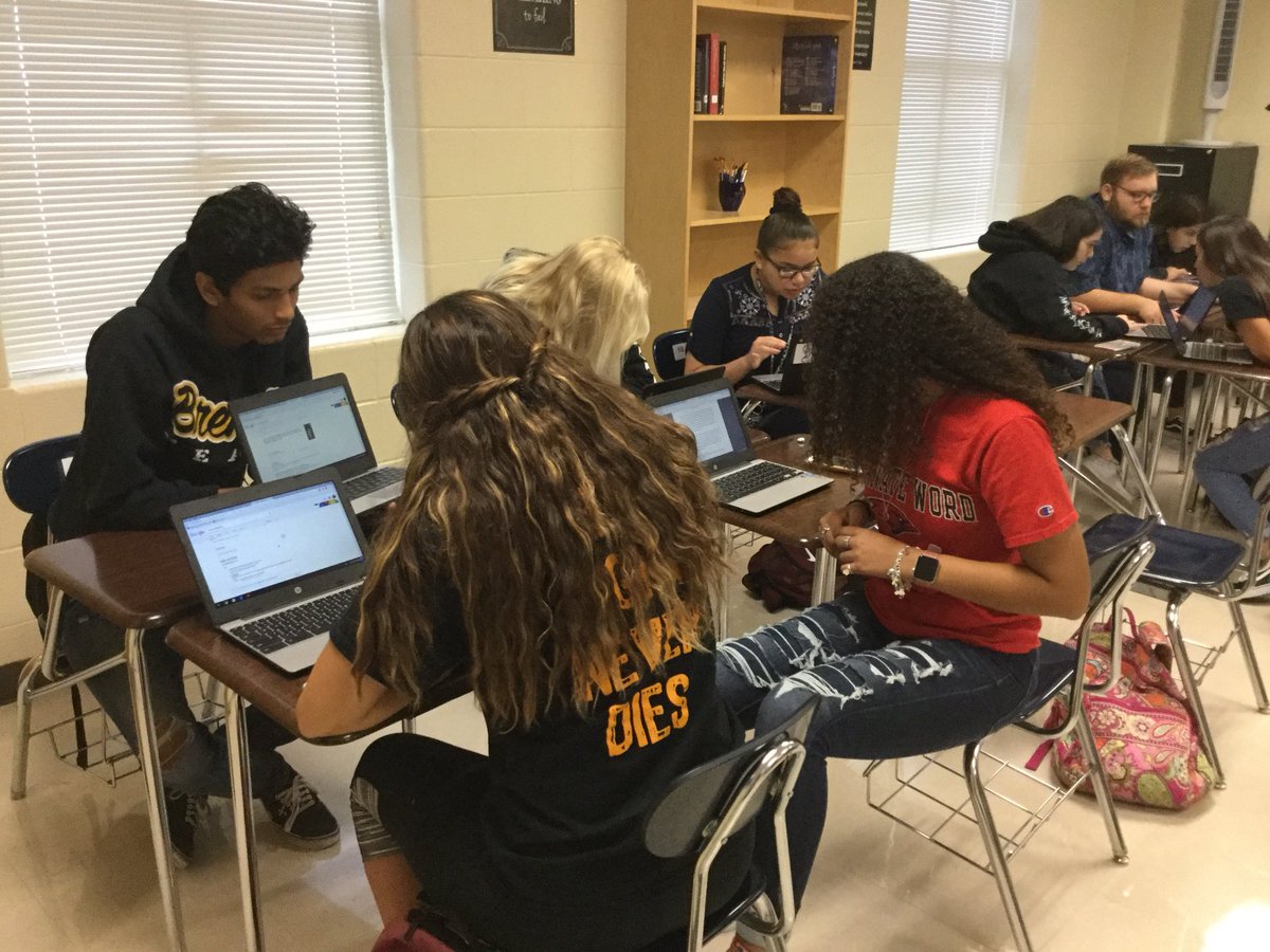 #OnRamps #UShistory Students discussing Religion in colonial America. #activeengagement #Nisdsecss #Dangereconomics #NISD #BrennanInspired