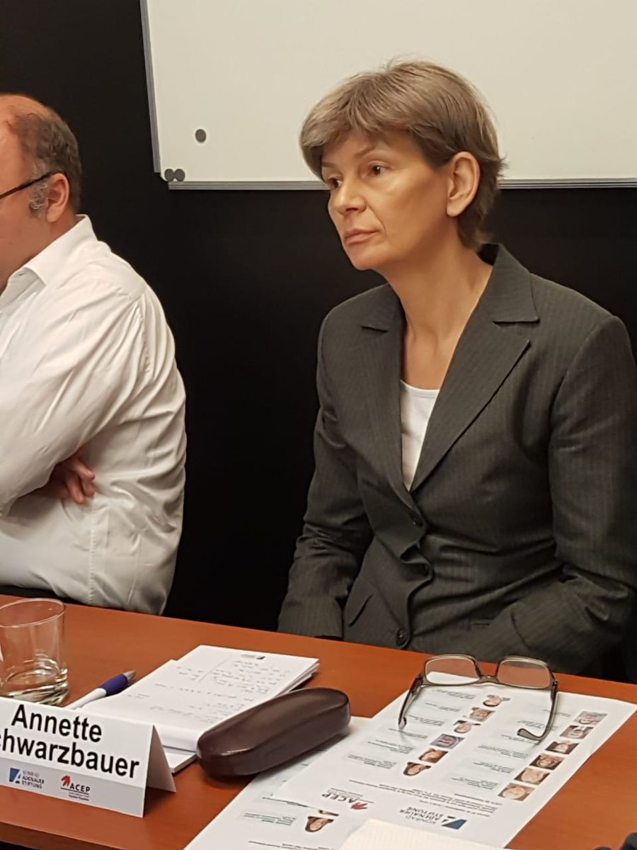 acepnacional's tweet photo. Un placer recibir en nuestras oficinas a la directora KAS Cono Sur Annette Schwarzbauer, estamos conversando sobre la coyuntura política nacional y regional c/ @OscarEnsinck @KAS_Argentina https://t.co/GBtnhrmZWN