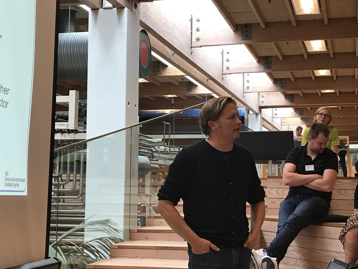 Jens Wanscher præsenterer case og udvikling af automatisering vha RoOS og Manatee på arbejdsmiljøkonference i RSD. Mon ikke der er mange der gerne vil eje en sådan software robot ?😊