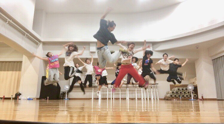 岡部 雄馬 على تويتر ダンスレッスン ジャンプジャンプジャンプ ん 最後の飛び方何笑