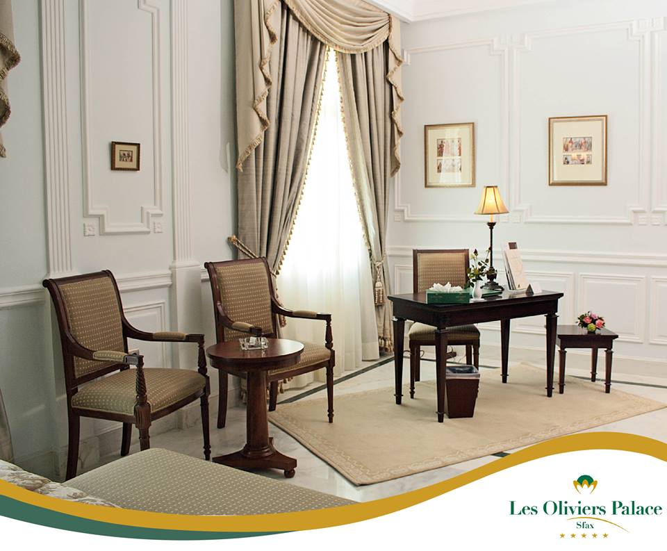 SfaxLes's tweet photo. Faites comme vous êtes dans bureau . Bienvenue dans votre suite !
#lesolivierspalace #hotel #sfax #suite https://t.co/zgMUn96lSK