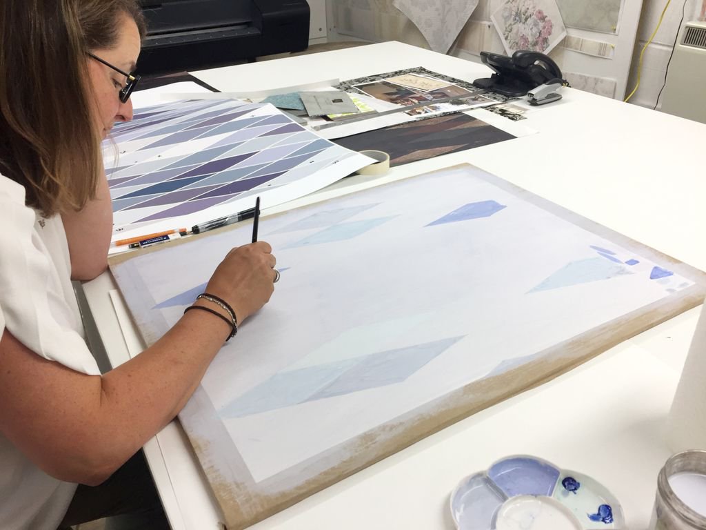 #ThrowbackThursday to the #creative process for our Highbrook #wallpaper collection, available from <a href="/WALLPAPERDIRECT/">Wallpaperdirect</a>.  Here’s a sneak peek of <a href="/DesignerBetty/">elizabeth ockford</a> working her magic! #wallpaperdesign #interiordesign
buff.ly/2pGbOuX