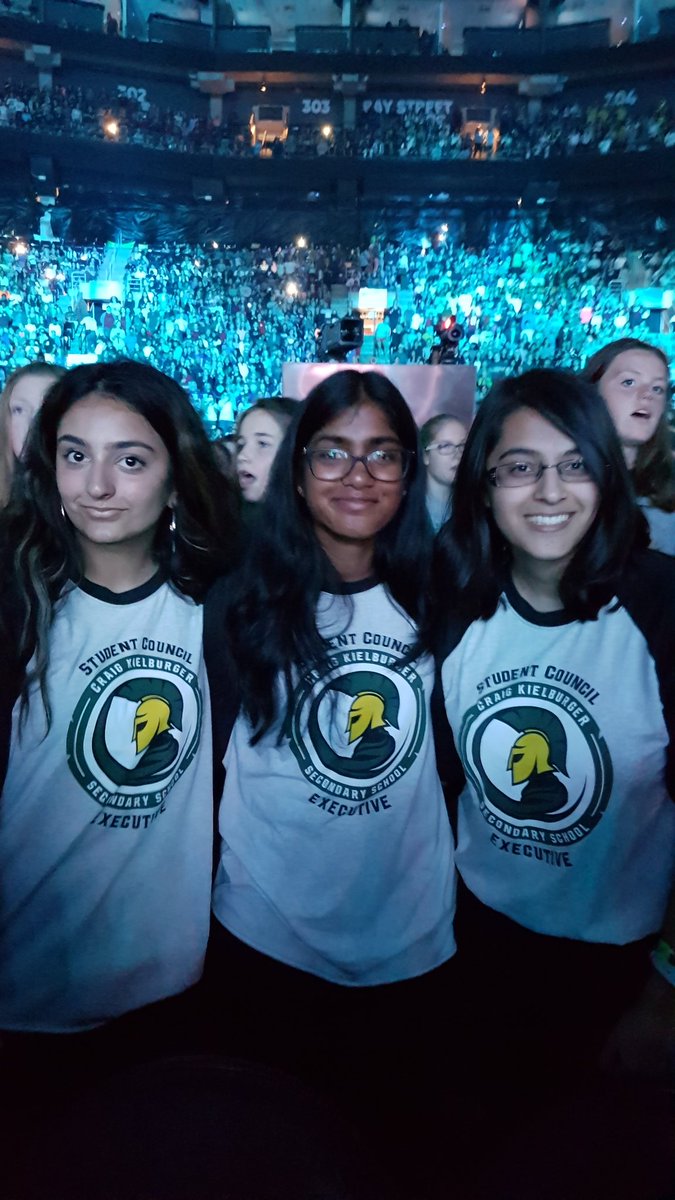KielburgerSS's tweet photo. WE are agents of change! #WeDay #GetDoing #WEDayToronto #livewe @craigkielburger @WEMovement https://t.co/gN64IiHgRE