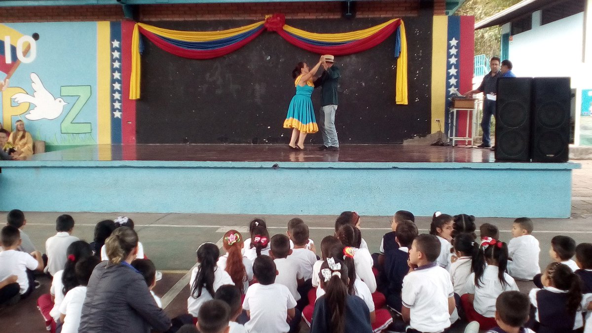 EBDrVillalobos's tweet photo. #EducandoEnComunidad #MiEscuelaTerritorioDePaz Jueves #20Sep Cultura (Danza, poesía) @EBDrVillalobos Bailes típicos Venezolanos: Mare mare, Tres Andino y joropo llanero. @MPPEDUCACION @psuvaristobulo @ZonaEducTachira @charlychaves @circuito1abtach @JorgePerezVZLA @divceup https://t.co/au9cQ5F3du
