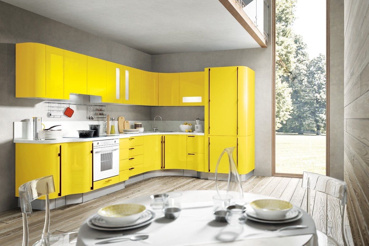 Купить желтую кухню. Желтые кухни. Желтый кухонный гарнитур. Кухня в желтом цвете. Яркий кухонный гарнитур.