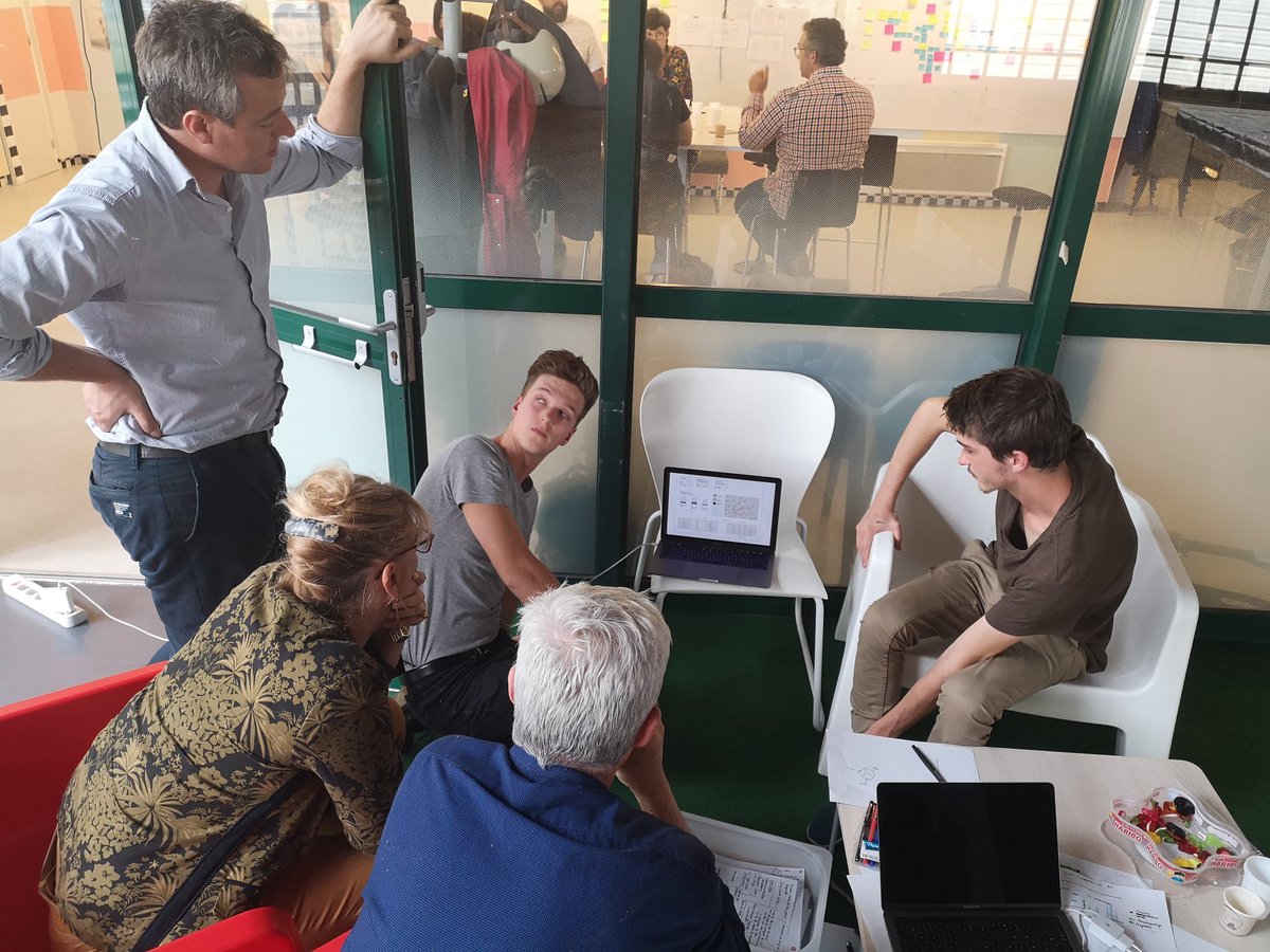 Le temps des #testutilisateur ! Un exercice indispensable pour confronter et préciser sa solution. Merci à <a href="/lecolededesign/">L'École de design Nantes Atlantique</a> d'avoir libéré quelques étudiants en interactivité pour nous aider dans la conception et produit de mockup !