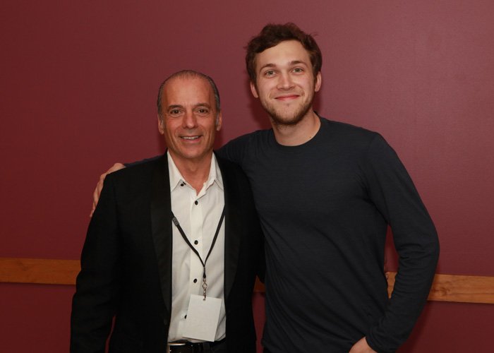 Happy Birthday to Phillip Phillips today, he\s 28. 