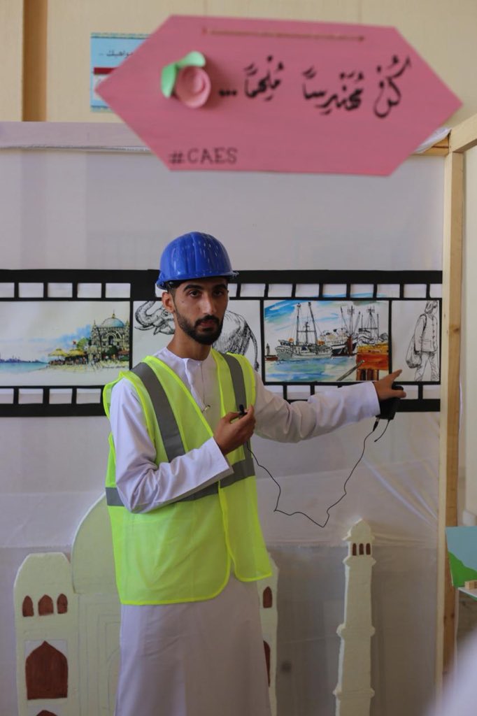 _KUN_TEAM's tweet photo. جانب من المشاركة الفعّالة من جماعة الهندسة المدنية والمعمارية في #ملتقى_كن_الثاني وطريقة عرض رائعة لسرد أبرز قصص المُلهمين التي ساهمت في بناء وتصميم أحد عجائب الدنيا السبعة تحت شعار #كُن_مهندساً_ملهماً @squ_caes https://t.co/llEHXF0xYe