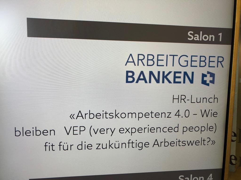 „Arbeitsmarktkompetenz“ ist in aller Munde. <a href="/ArbeitgeberBank/">Arbeitgeber Banken</a> packt das dieses wichtige Thema an: HR-Lunch mit Referentin <a href="/BachmannJudith/">Judith Bachmann</a> vom @cyponair zum neuen Lehrgang „SKILLS 4.0“.
#Arbeitsmarktkompetenz #fitfürdiearbeitswelt