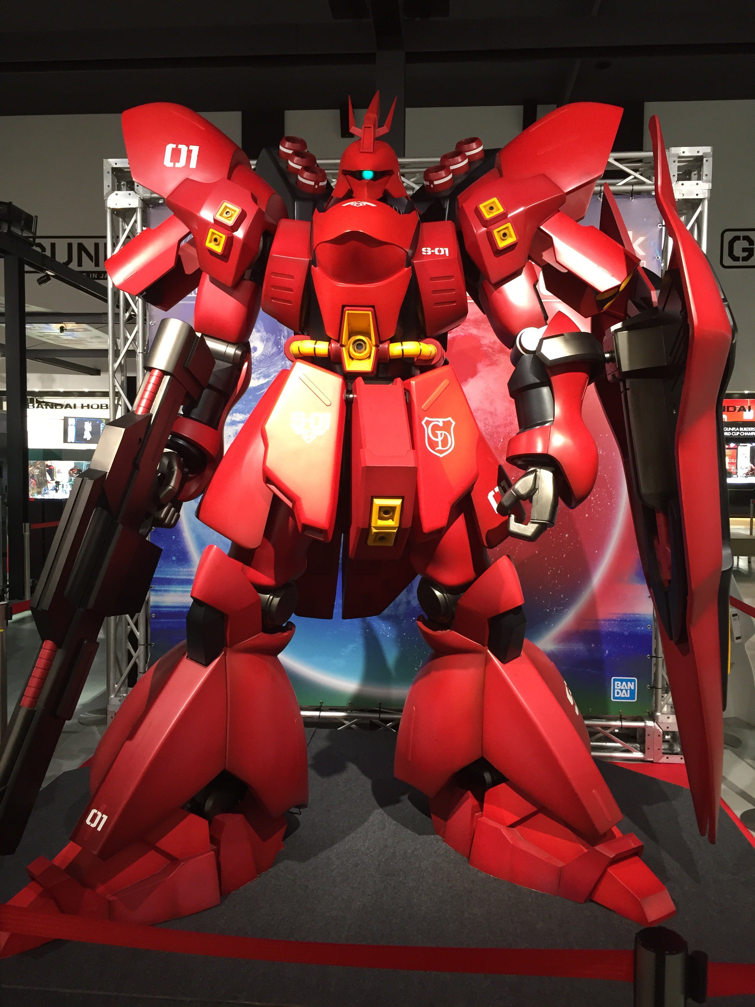 Reise 本日からガンダムベース東京で開催の 機動戦士ガンダム 逆襲のシャアワールド に行ってきましたー すごい 年表がイラストとガンプラで作られてるー そして 大きなサザビーカッコイイ さて 購入品と合わせて 動画紹介しよーっと