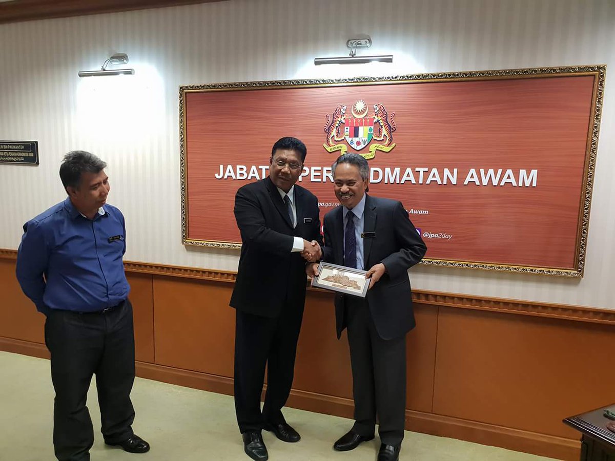 Fama Malaysia Pa Twitter Kunjung Hormat Ybhg Dato Ahmad Bin Ishak Ketua Pengarah Fama Ke Atas Ybhg Datuk Borhan Bin Dolah Ketua Pengarah Perkhidmatan Awam Di Jabatan Perkhidmatan Awam Datoahmadishak Mydsa Official Chedetofficial