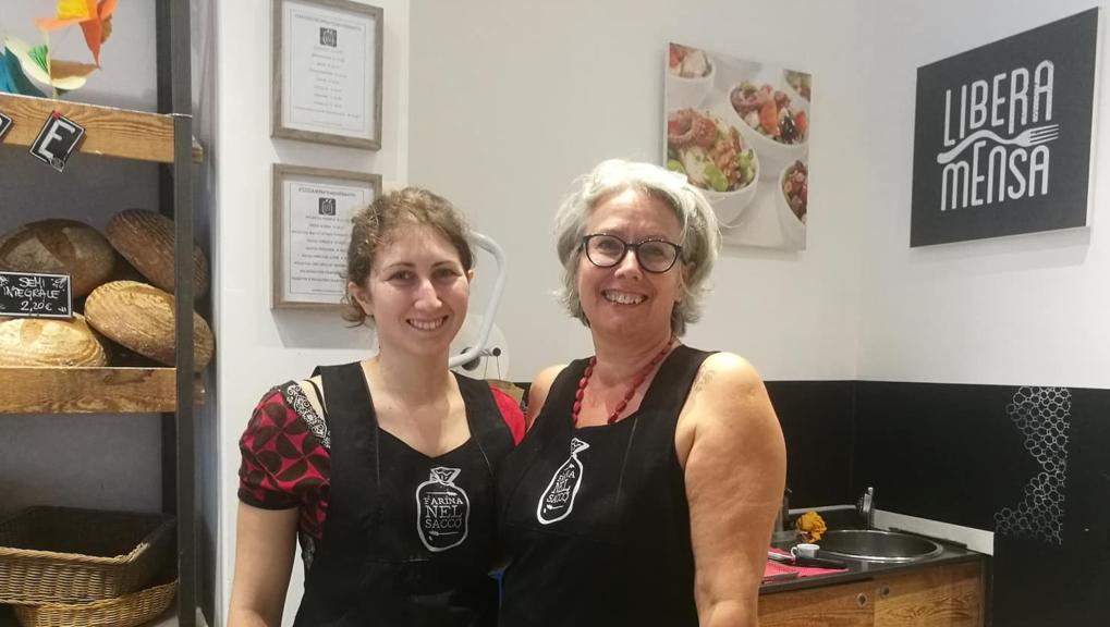 StampaTorino's tweet photo. “Farina nel Sacco” cambia casa: il pane dei detenuti verrà venduto nel bar del Palagiustizia https://t.co/bp4rh99l7O @LaStampa https://t.co/0EKW7QuCCO