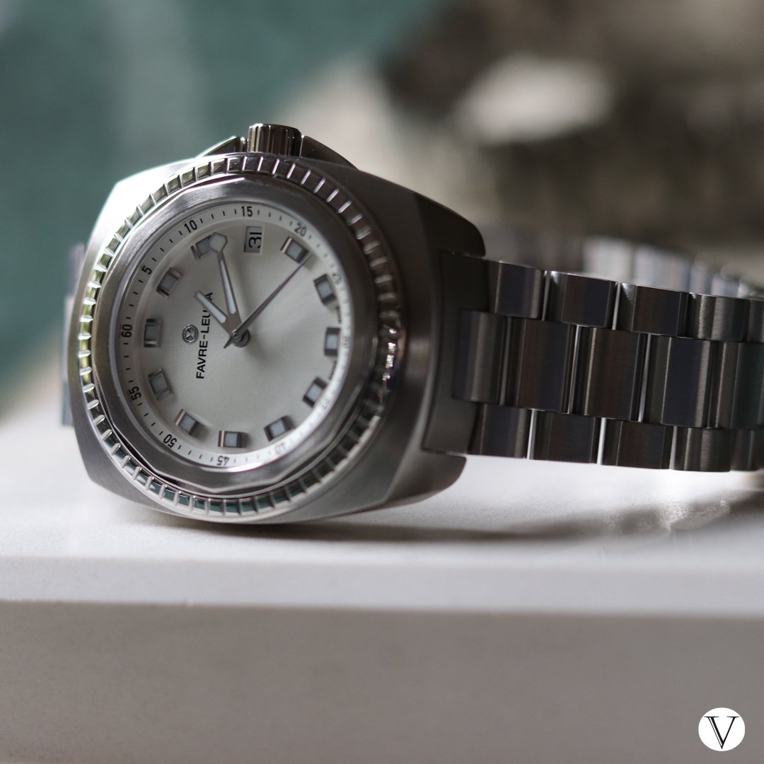 VERITIMEWATCHES's tweet image. The ladies #RaiderSeaBird from @favreleuba is the proof that aesthetic beauty and functionality are not mutually exclusive. That a feminine look can undoubtedly be strong, distinctive and sporty. #ladieswatch #FavreLeuba
veritime.london/product-catego…