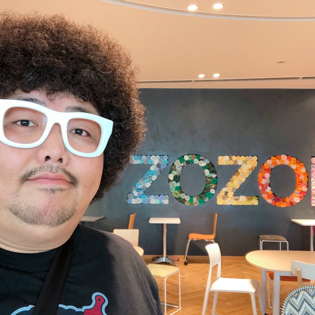 mc_moriya's tweet image. ZOZOと契約しました！
正確には、ZOZOTOWNを運営する株式会社スタートトゥデイとのモデル契約。
前澤社長からのツイートが本当になったんです。

これで職業欄にモデルと書けてしまう訳ですね。
人生、何があるか分からない。

#zozosuit #zozoスーツ